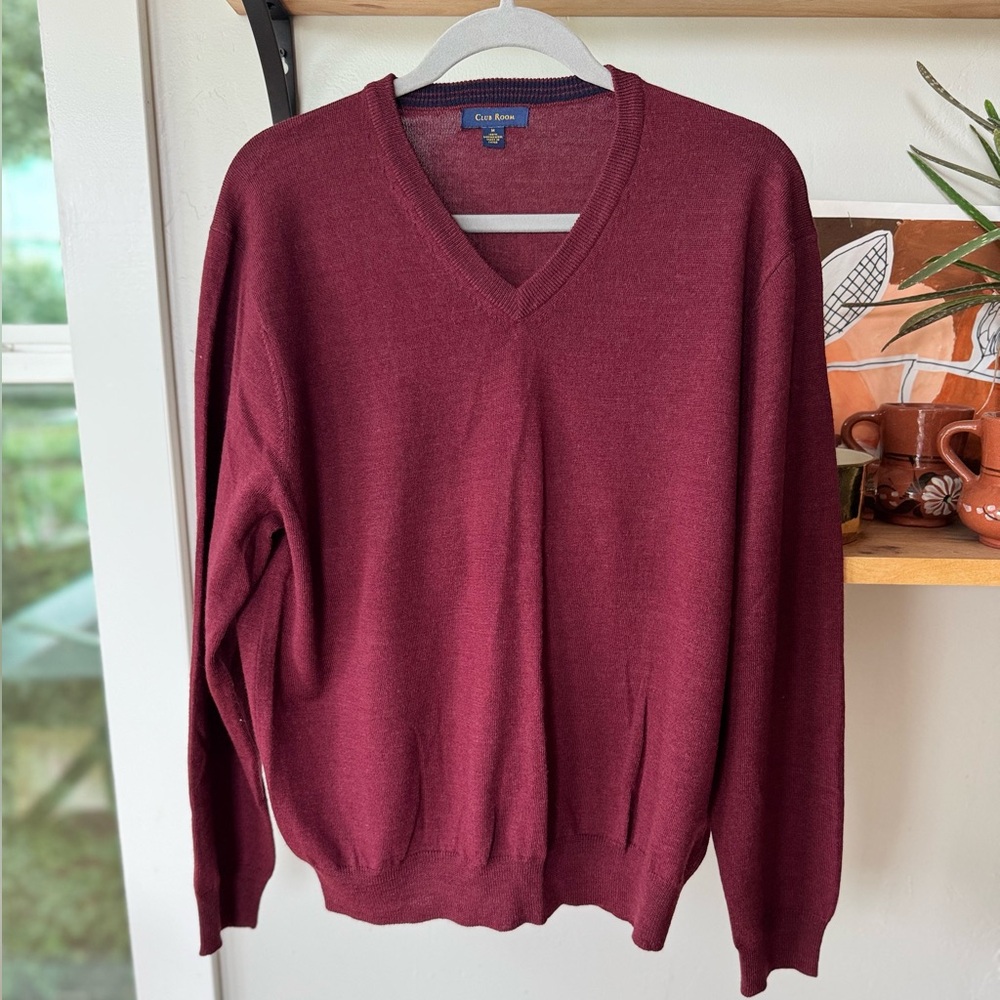 Club Room Burgundy Dark Red Merino Wool V Neck Sweater Size Medium